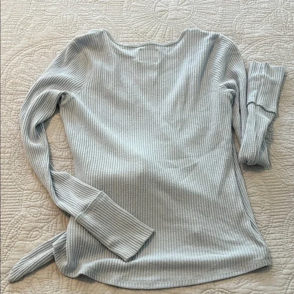 Abercrombie & Fitch Blue Bell Sleeve Wrap Top - Picture 3 of 3
